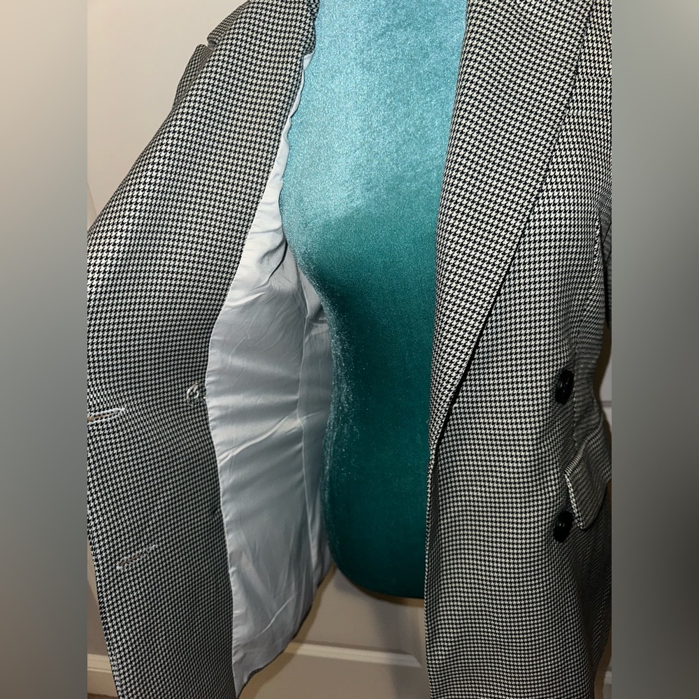Plaid blazer 🧥✨ - Picture 2 of 10